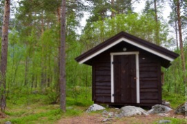 The little Fjällbu hytte in the forest